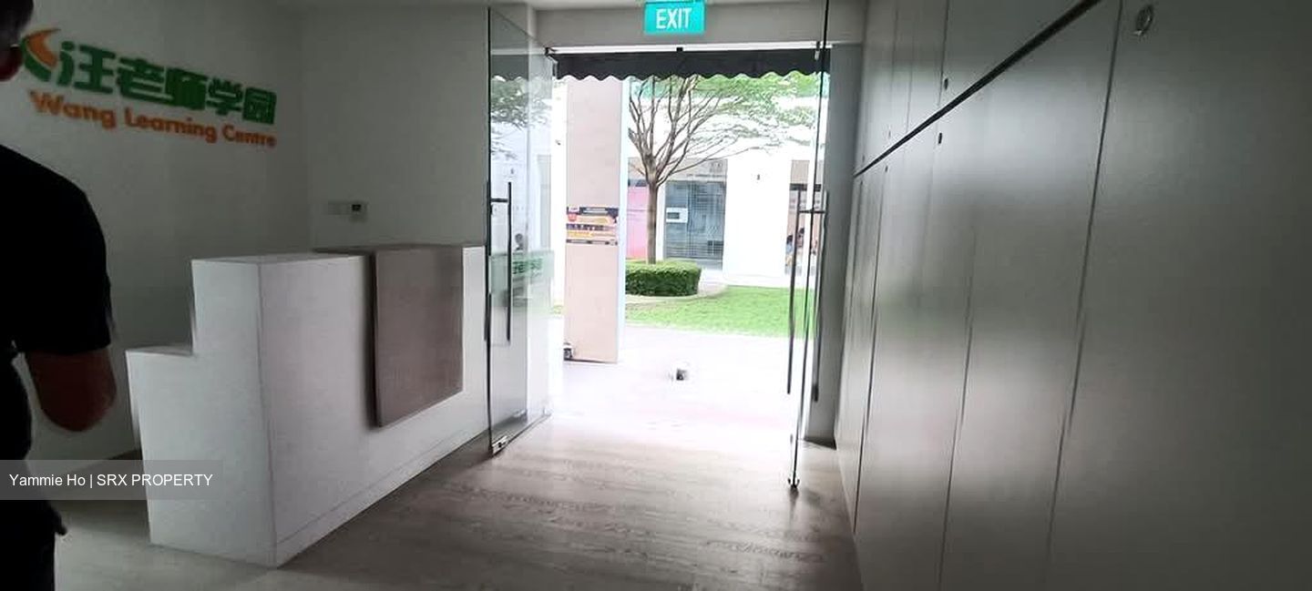 Jurong Gateway Road (D22), Shop House #580630741